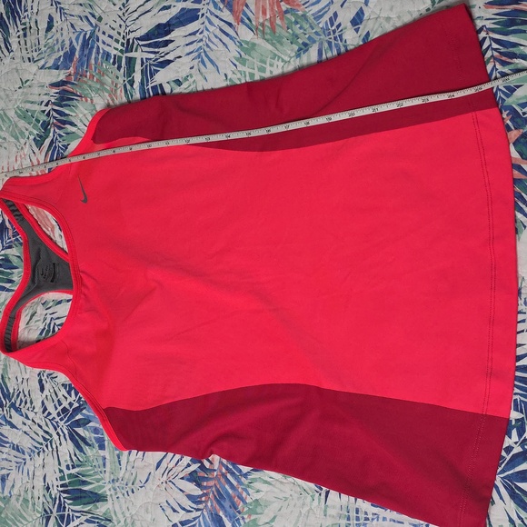 NWOT NIKE  DRI FIT ACTIVEWEAR - Picture 7 of 8